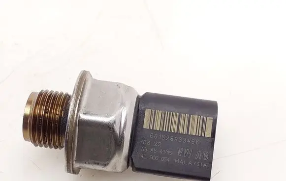 Volkswagen PASSAT B8 Fuel pressure sensor 4L0906054