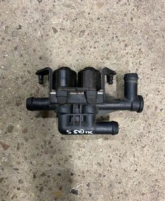 BMW 5 F10 F11 Coolant heater control valve 9119164 130214 1147412200