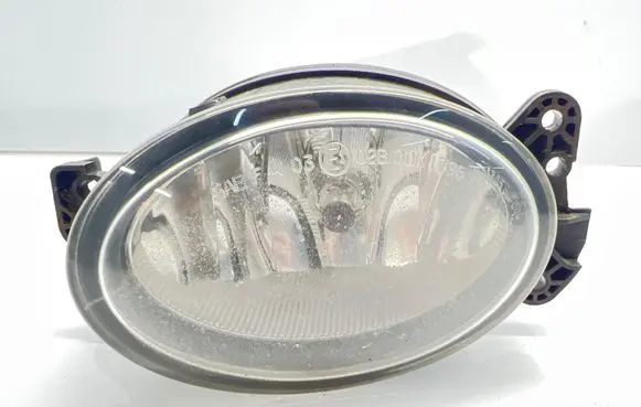 Mercedes-Benz E W211 Front fog light A1698201556