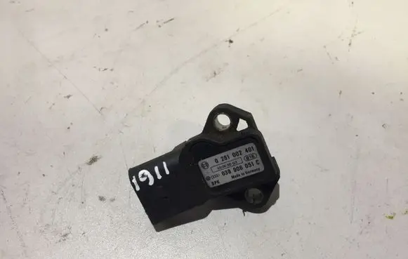 Volkswagen PASSAT B6 Air pressure sensor 038906051C