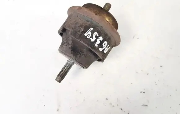 Peugeot 206 Engine mount bracket