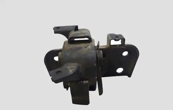Toyota Avensis T270 Engine mount bracket