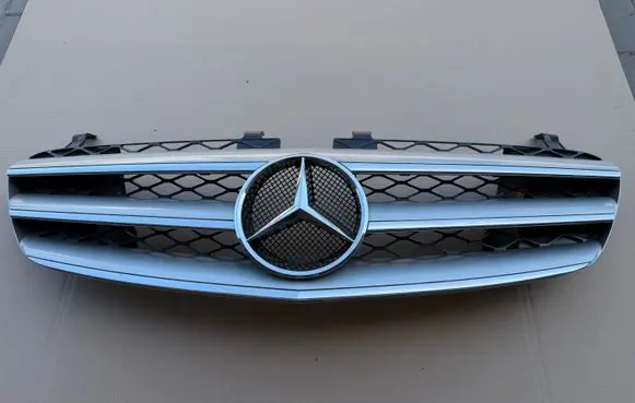 Mercedes-Benz R W251 Front grill A2518880223