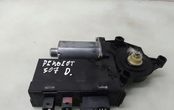 Peugeot 307 Front door window regulator motor 9637130480