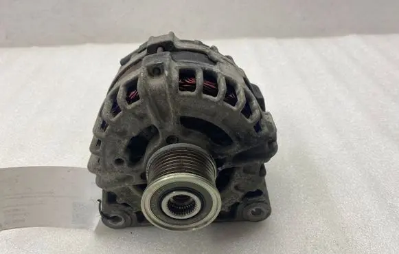 Nissan X-Trail T32 Generator/alternator 231004BE0A