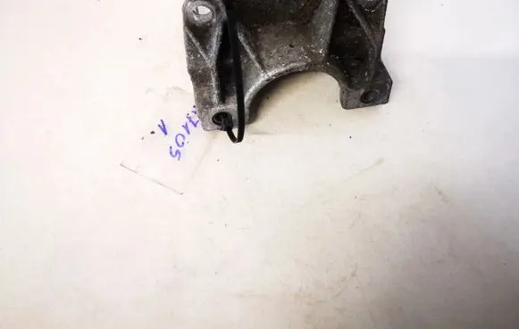 Renault Scenic I Engine mounting bracket 