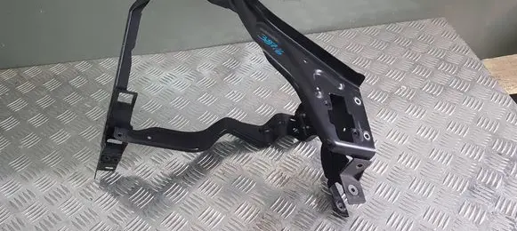 Mercedes-Benz C W204 Headlight/headlamp mounting bracket 204626045