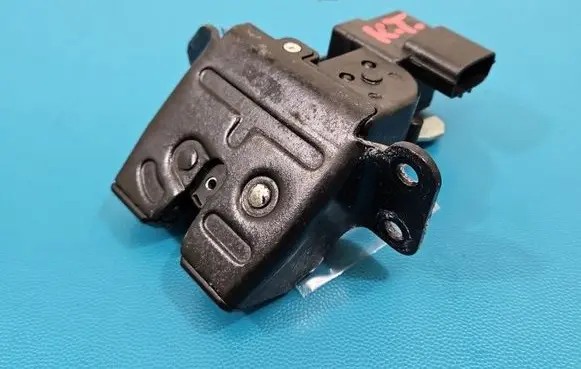 Hyundai i30 Tailgate/trunk/boot lock/catch/latch 81230A6000 IMPRK1567874