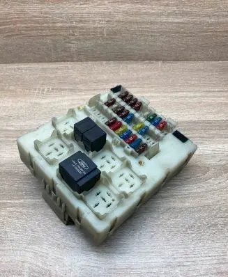 Ford Focus Fuse module 98AG14A073AG 518234802 Used