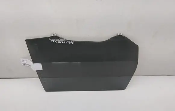 Mitsubishi Outlander Rear door window glass 5736A538