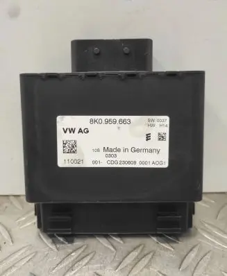 Audi A4 S4 B8 8K Voltage converter/converter module 8K0959663 0303