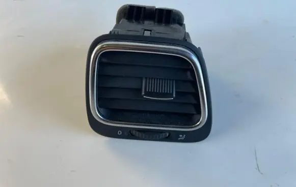 Volkswagen Scirocco Dashboard side air vent grill/cover trim 1Q0819704C 1Q0819710B