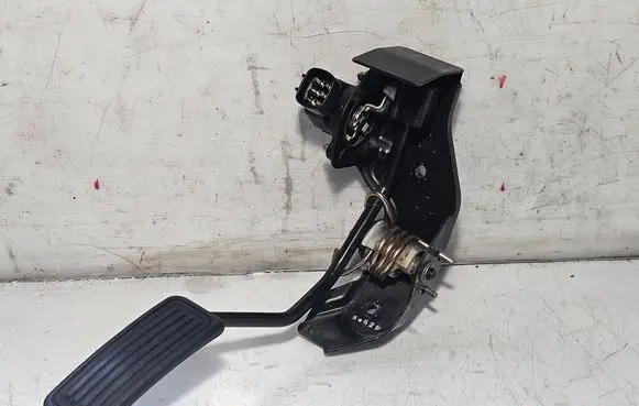 Toyota Avensis T250 Accelerator throttle pedal 8511005060