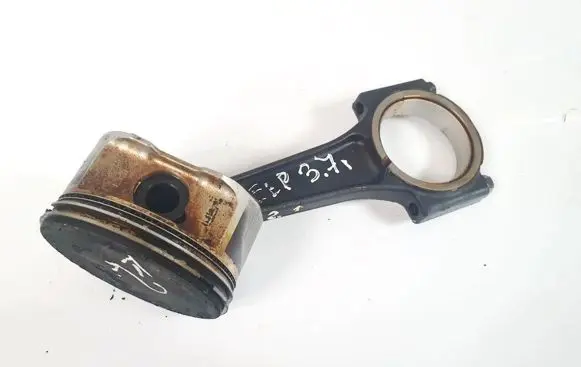 Jeep Cherokee Piston with connecting rod
