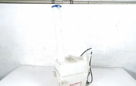 Windshield washer fluid reservoir/tank