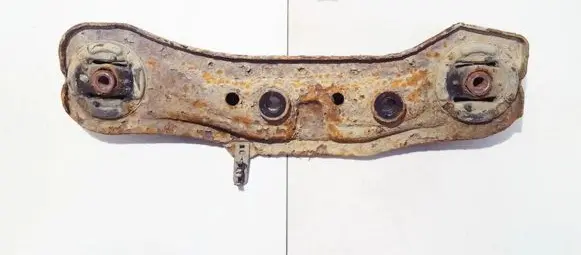 Honda CR-V Engine mount bracket