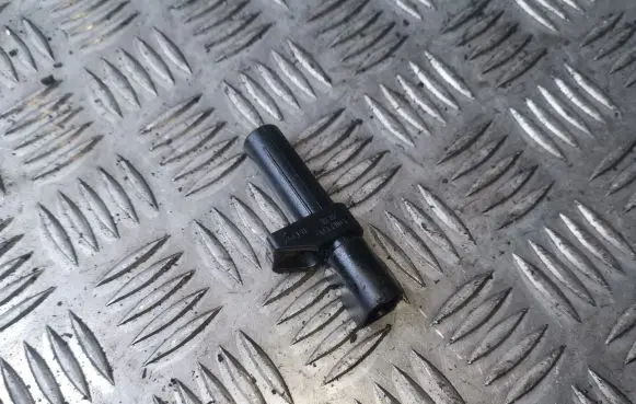 Mercedes-Benz Sprinter W906 Crankshaft position sensor A0031532828