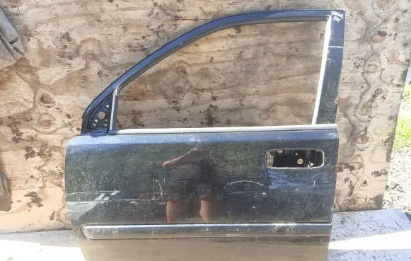 Nissan X-Trail T30 Front door