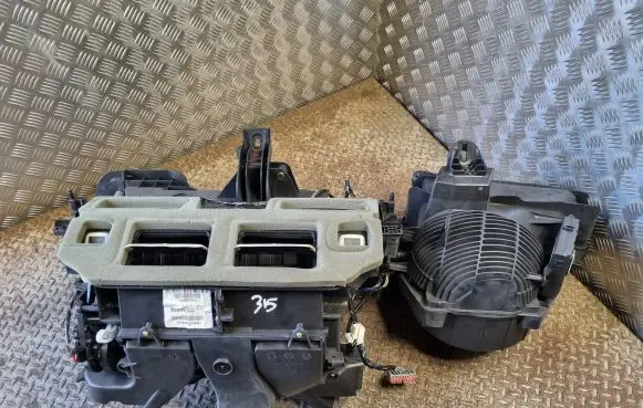 Dodge Challenger Interior heater climate box assembly 68340550AA P68340550AA
