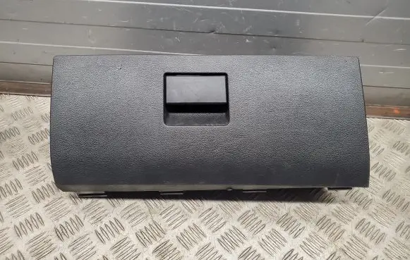 Dodge RAM Glove box lid/cover 2304264XDV