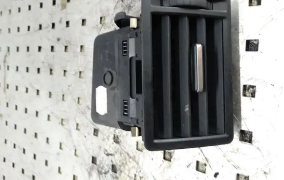Ford Focus C-MAX Dashboard side air vent grill/cover trim 4793002