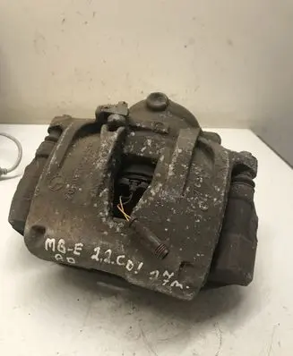 Mercedes-Benz E W211 Front brake caliper A2125400008