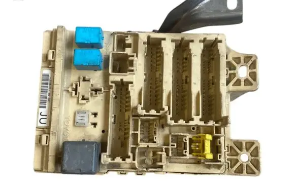 Toyota RAV 4 (XA30) Fuse module 9098702025 1567002540