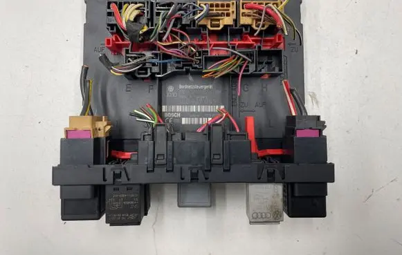 Volkswagen PASSAT B6 Comfort/convenience module 3C0937049J F005V00530 H37S1301