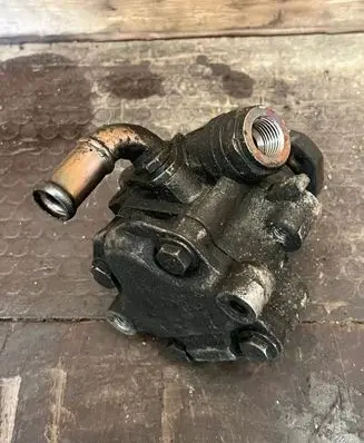 Mitsubishi Colt Power steering pump