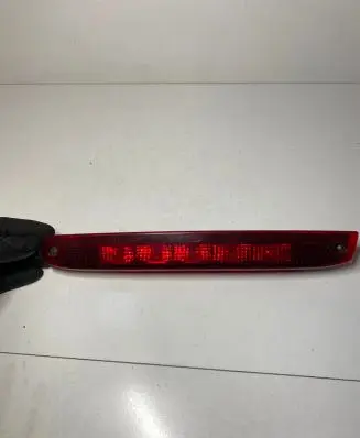 Third/center stoplight