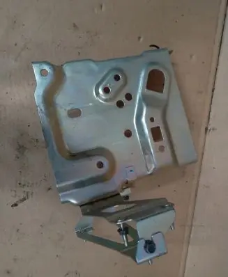 Nissan X-Trail T32 Engine control unit holder 