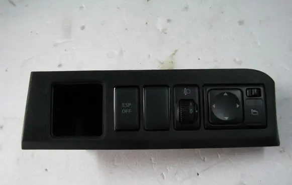 Nissan Note (E11) A set of switches 684859U000