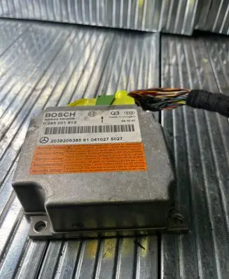 Mercedes-Benz C W203 Airbag control unit/module 0285001813 2038206385