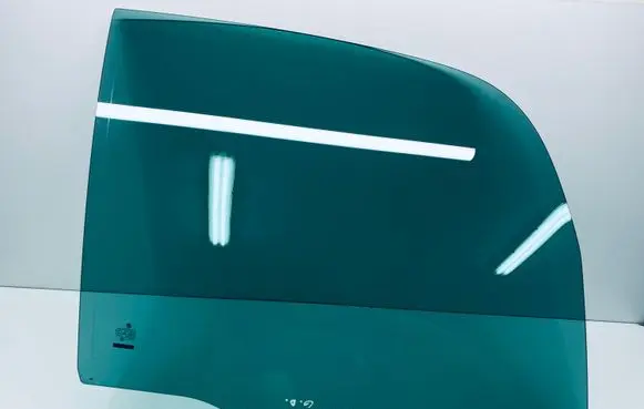 Rear door window glass