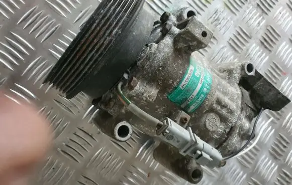 Renault Modus Air conditioning (A/C) compressor (pump) 82003655787