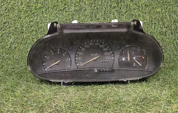 Ford Fiesta Speedometer (instrument cluster) 96FB10838BA