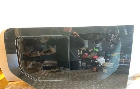 Opel Vivaro Side middle window/glass AS2M41DOT497