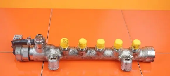 Mazda 3 II Fuel line pipe 18MB2