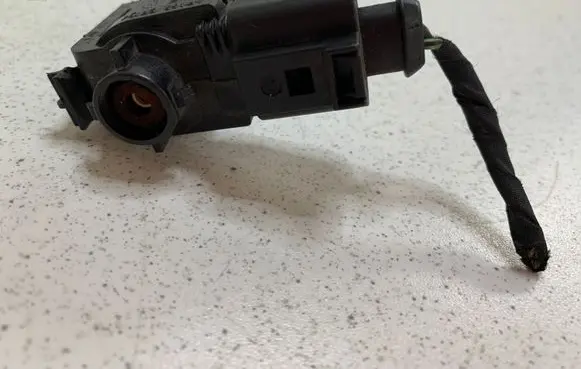 Volkswagen Touran I Vacuum valve 1J0906283C 1J0973722
