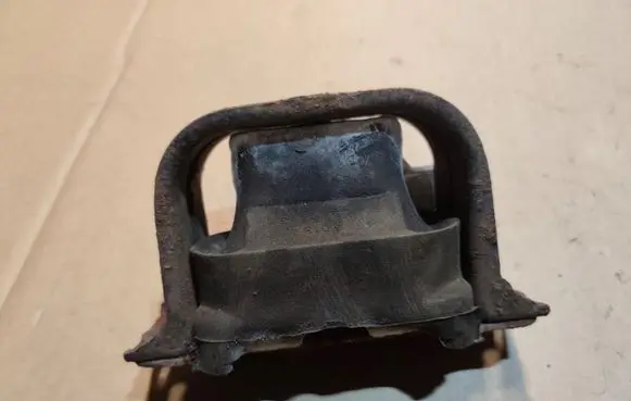 Chrysler Sebring (ST-22 - JR) Engine mount bracket P04573773AB