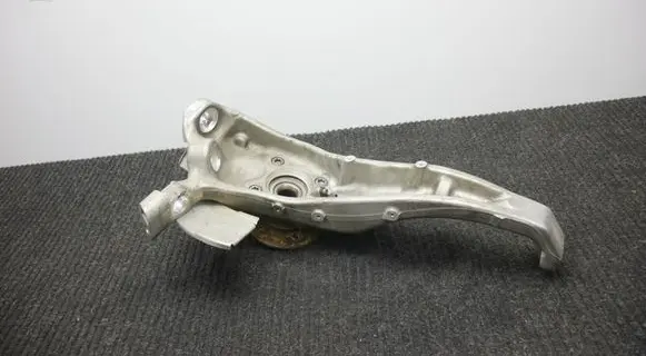 Land Rover Range Rover Sport L461 Front wheel hub M8E23K186AD M9R32C300AC