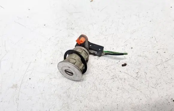 Chrysler PT Cruiser Front door lock (next to the handle) 