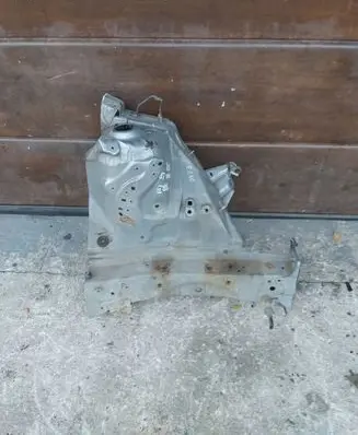 Toyota Yaris Front bodywork piece 