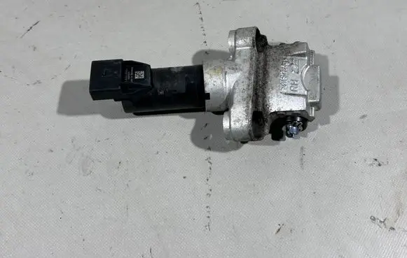 Volkswagen Touareg II Hand brake/parking brake motor 7P0609724B 7P0616