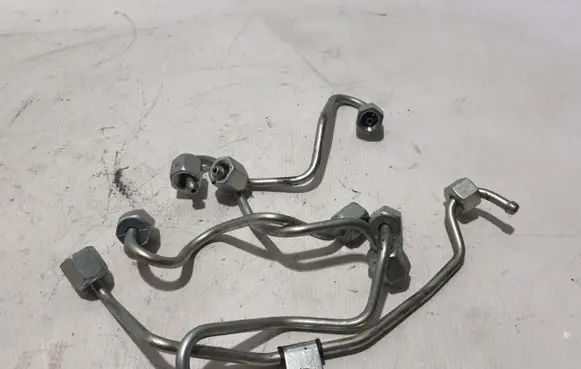 Renault Scenic IV - Grand scenic IV Fuel injector supply line/pipe 