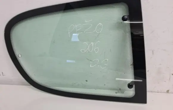 Peugeot 206 Rear side window E643R00048