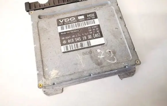 Mercedes-Benz E W210 Engine control unit/module 0195451932 412229018003