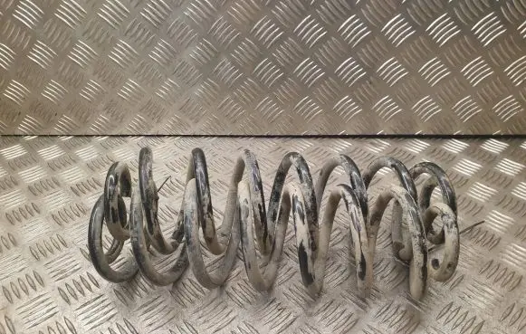 Volkswagen Touran I Rear coil spring