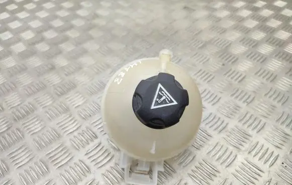 Opel Grandland X Coolant expansion tank/reservoir 9678514680