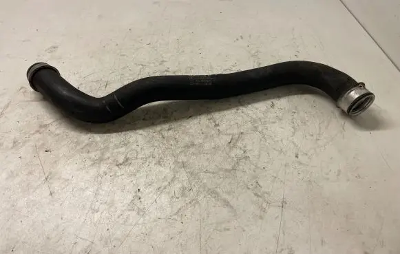 Mercedes-Benz CLS C219 Engine coolant pipe/hose A2115015382